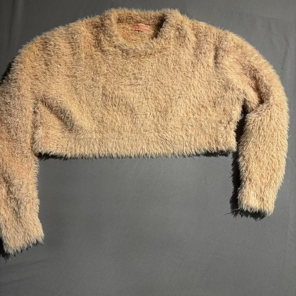 Urban Outfitters cream fuzzy cropped sweater in XS